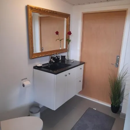 Casa Bonita Helt Ny Med Eget Toilet Appartement *